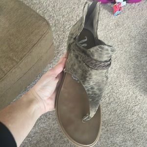 Very G cheetah print sandals taupe